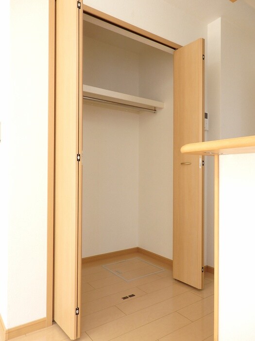 物件内観写真12　(収納)