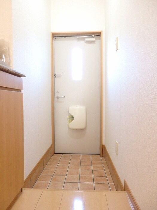 物件内観写真14　(玄関)