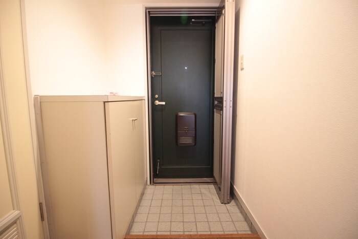 物件内観写真13　(玄関)