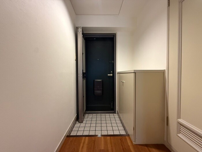 物件内観写真14　(玄関)