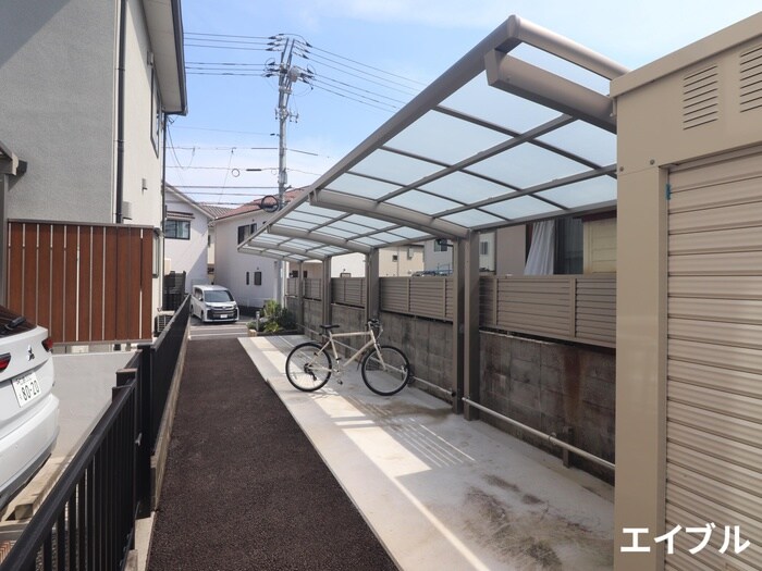 物件外観写真4　(駐輪場)