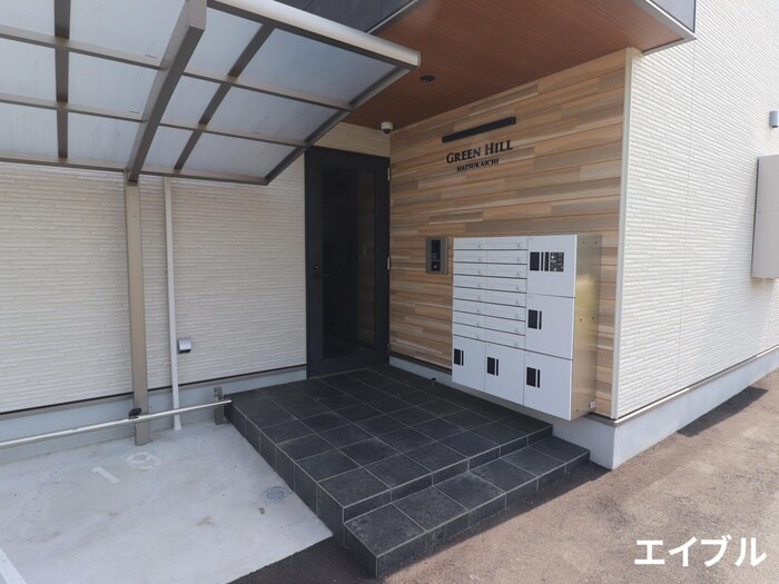 物件外観写真5　(エントランス部分)