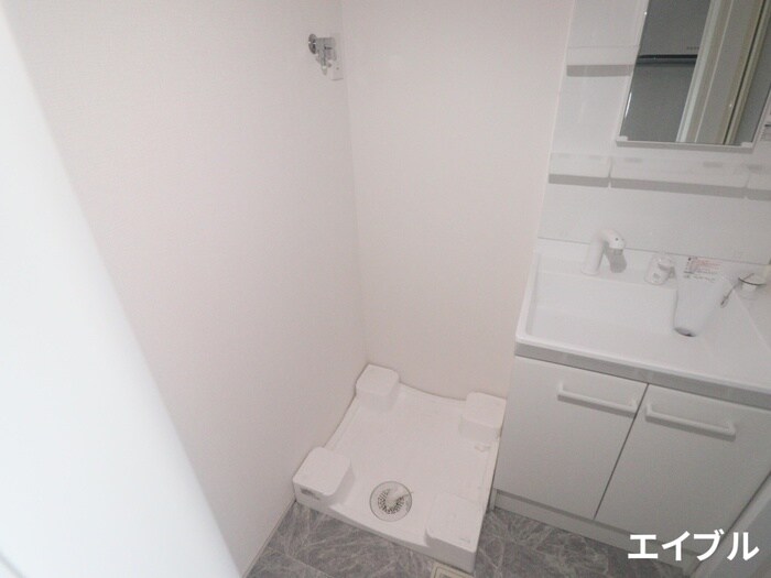 物件内観写真12　(洗濯機置場)