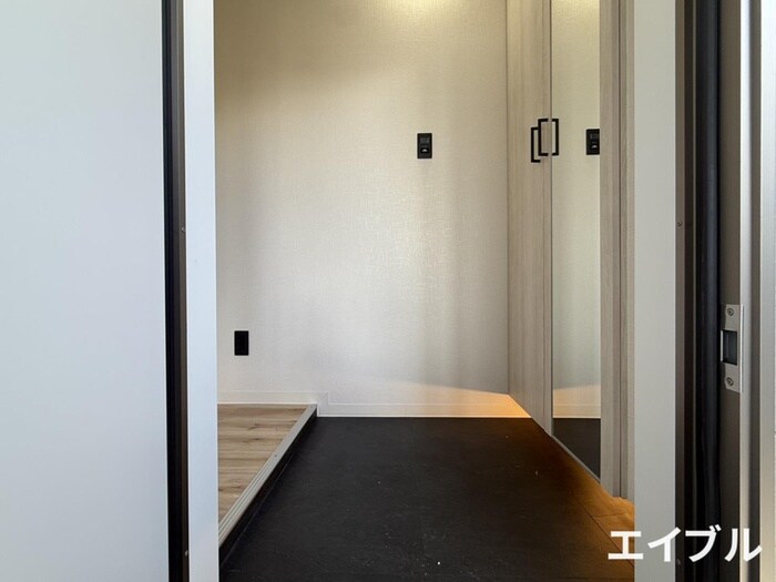 物件内観写真14　(玄関)