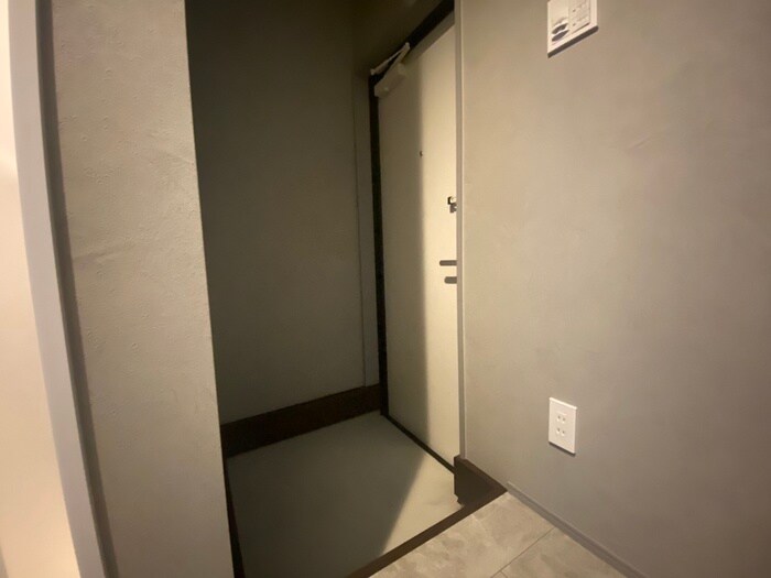 物件内観写真10　(玄関)