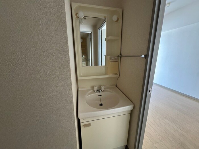 物件内観写真11　(洗面)