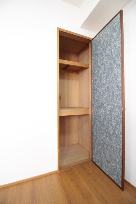 物件内観写真12　(収納)