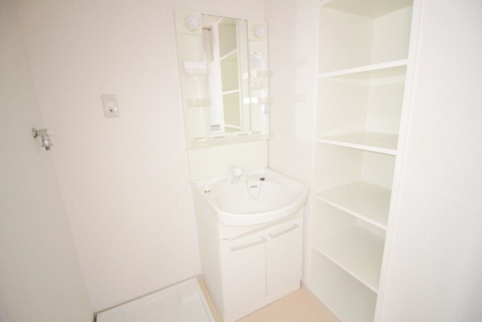 物件内観写真11　(洗面)