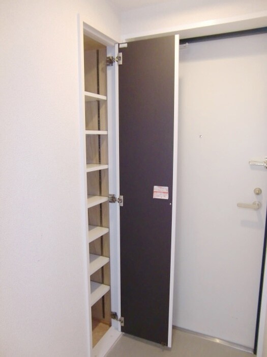 物件内観写真14　(玄関)