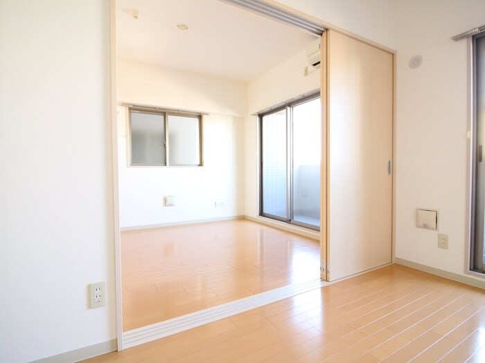 物件内観写真15　(室内からの展望)