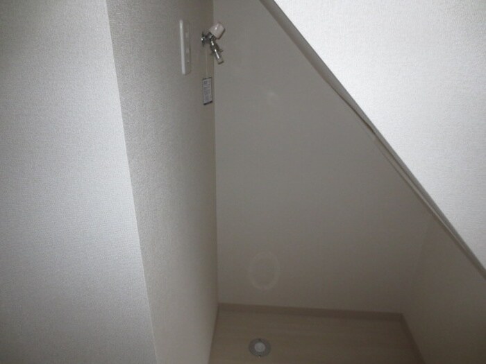 物件内観写真8　(洗濯機置場)