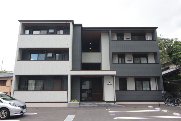 D-ROOM尾長東
