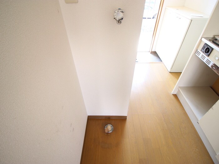 物件内観写真12　(洗濯機置場)