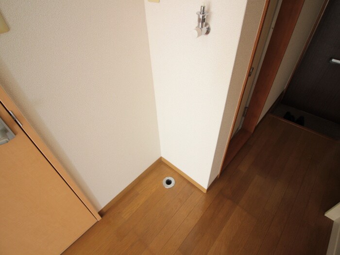 物件内観写真13　(洗濯機置場)