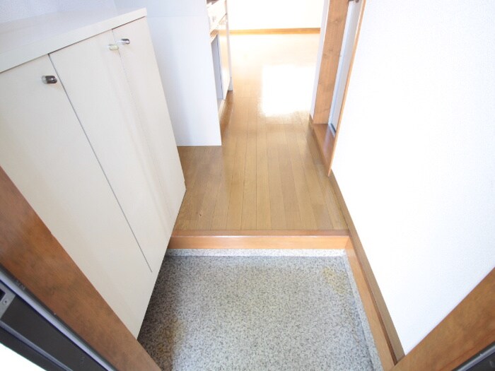 物件内観写真14　(玄関)
