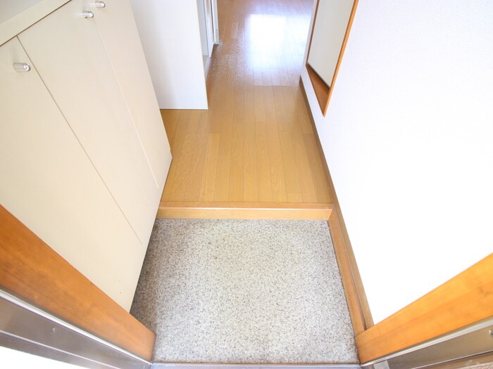 物件内観写真15　(玄関)