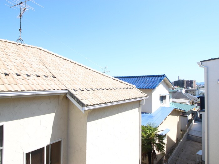 物件内観写真18　(室内からの展望)