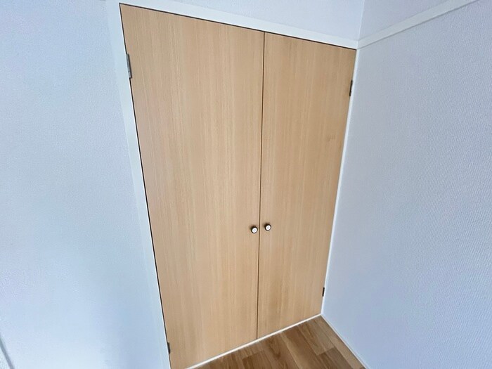 物件内観写真12　(収納)