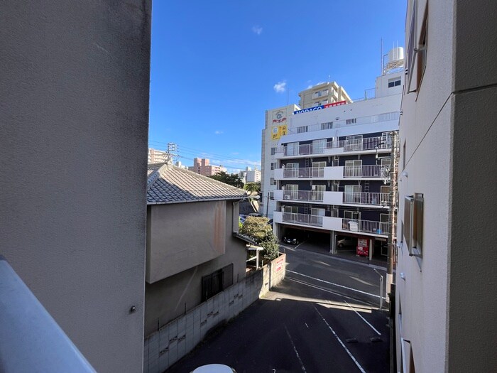 物件内観写真16　(室内からの展望)