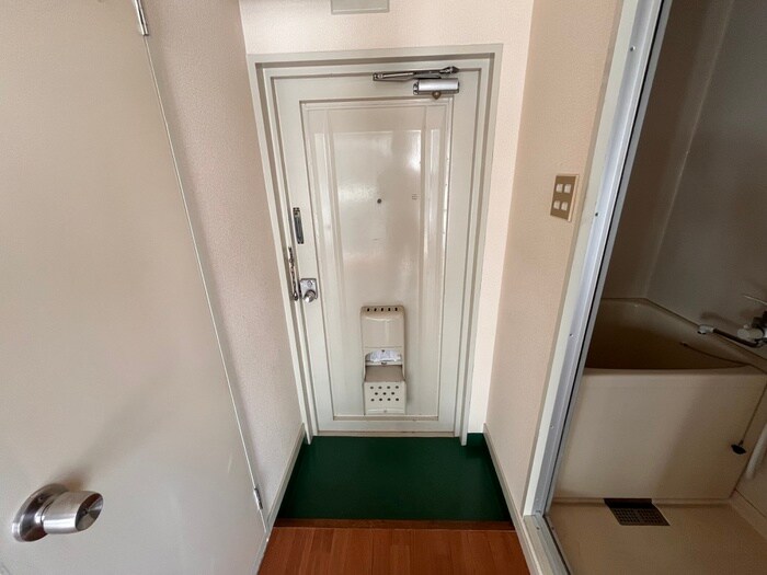 物件内観写真19　(玄関)