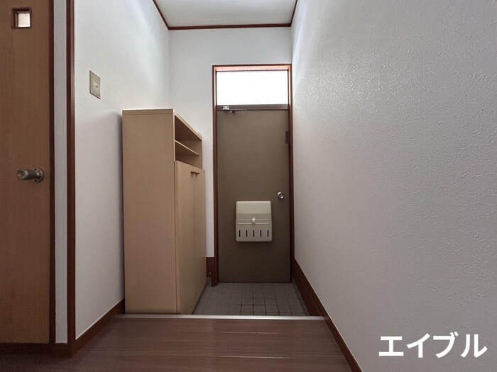 物件内観写真18　(玄関)