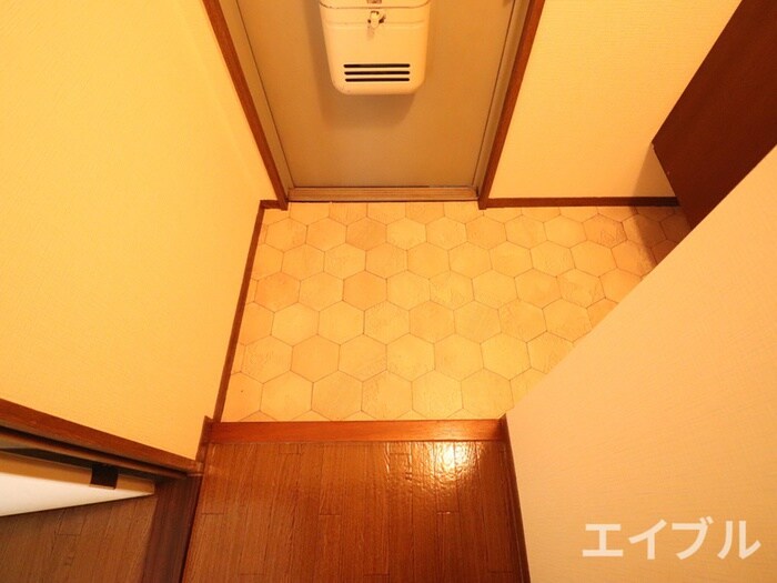物件内観写真17　(玄関)