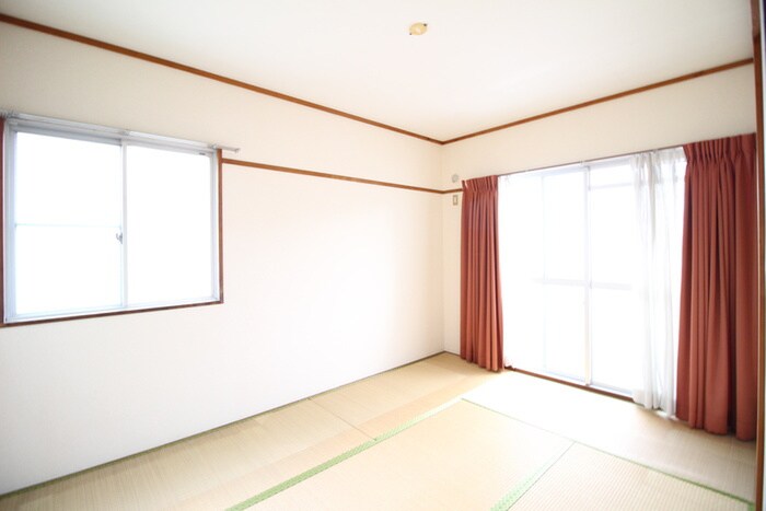 物件内観写真4　(居室)