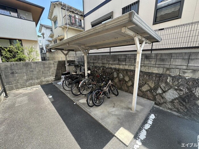 物件外観写真3　(駐輪場)