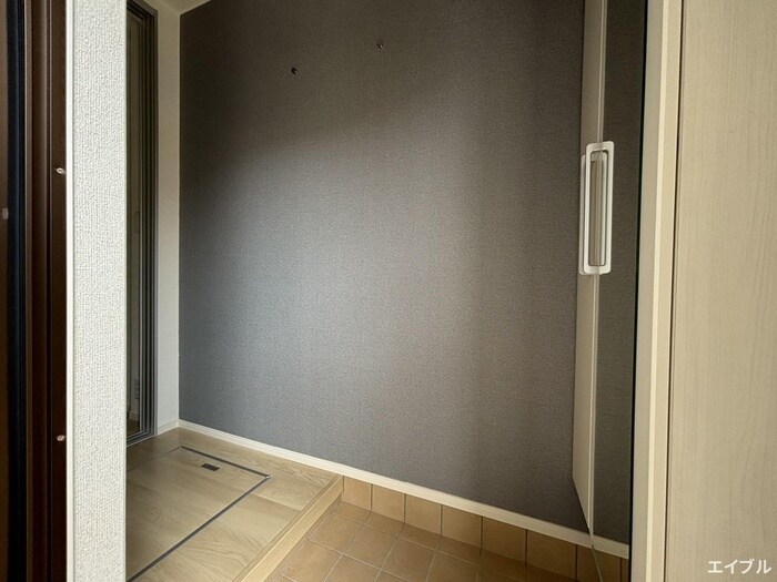 物件内観写真10　(玄関)
