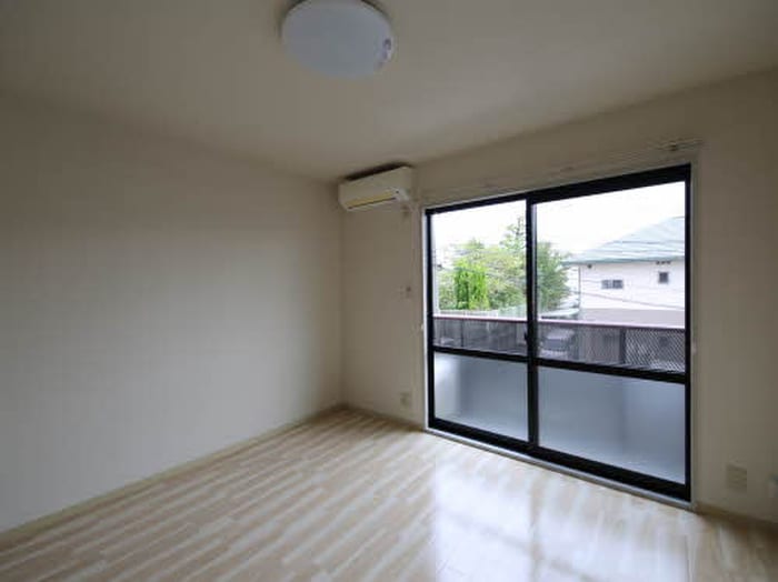 物件内観写真4　(居室)