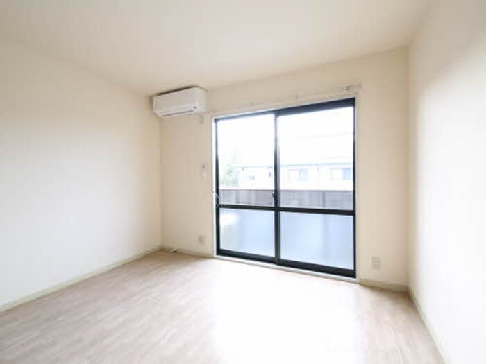 物件内観写真4　(居室)