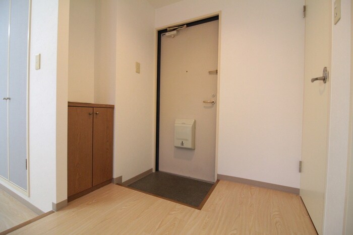 物件内観写真13　(玄関)