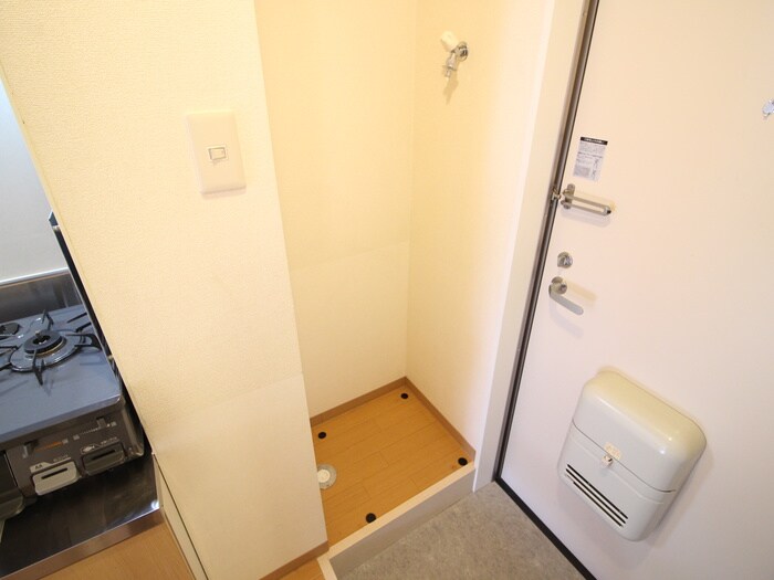 物件内観写真15　(洗濯機置場)