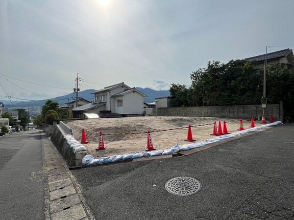 建築中