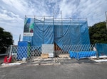 建築中