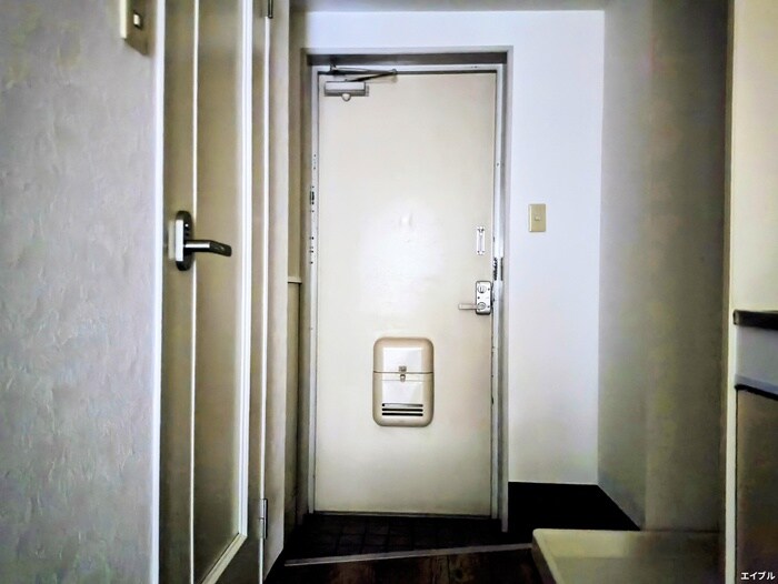 物件内観写真7　(玄関)