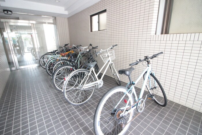 物件外観写真3　(駐輪場)