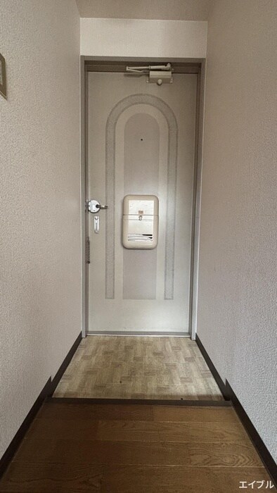 物件内観写真10　(玄関)