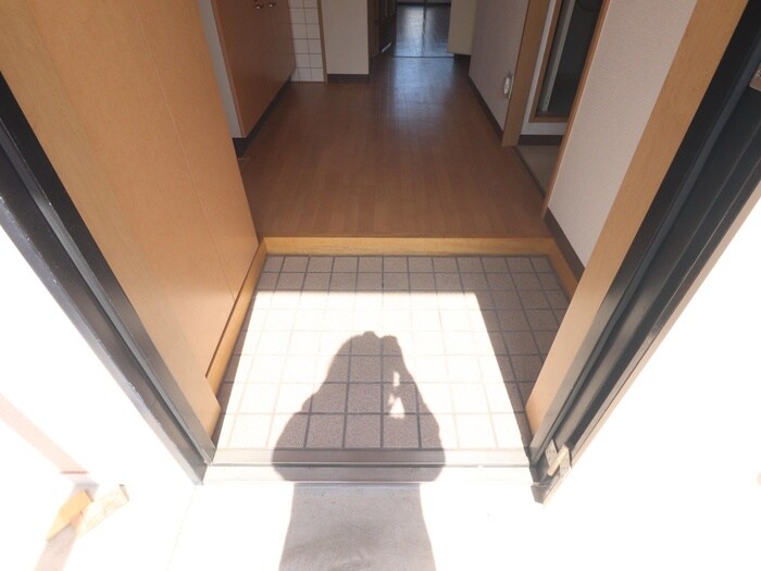 物件内観写真15　(玄関)