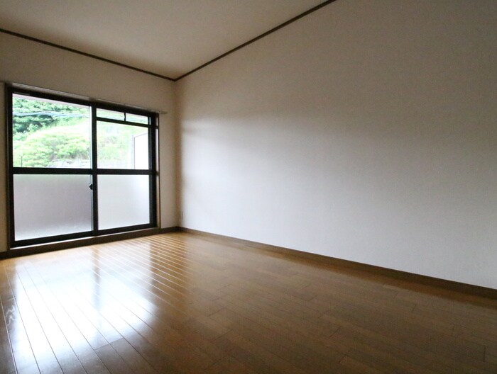 物件内観写真10　(室内からの展望)