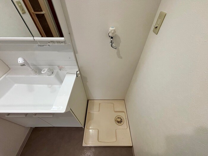 物件内観写真17　(洗濯機置場)