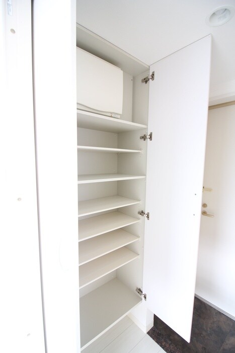 物件内観写真13　(靴箱)