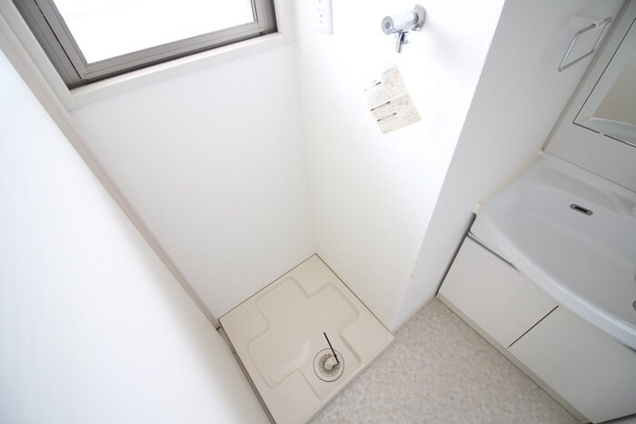 物件内観写真15　(洗濯機置場)