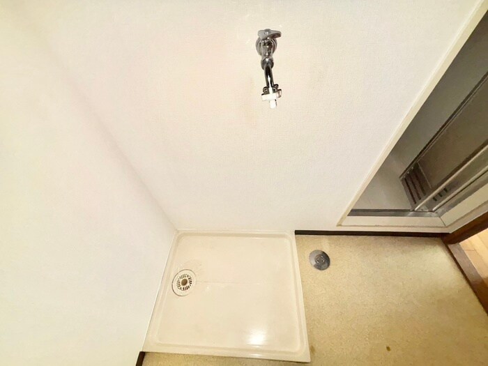 物件内観写真15　(洗濯機置場)