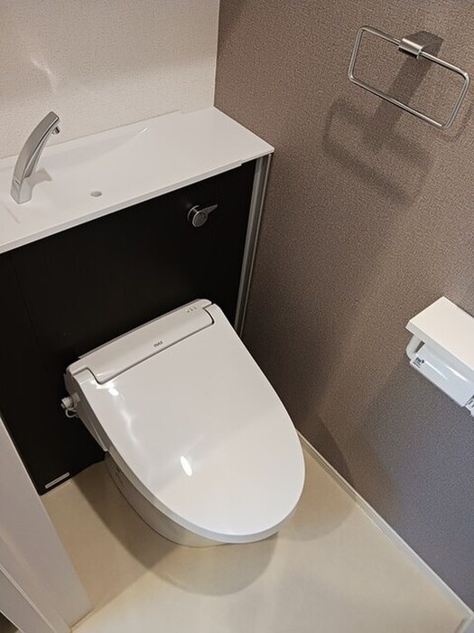 物件内観写真8　(トイレ)