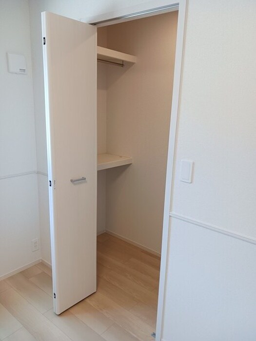 物件内観写真12　(収納)