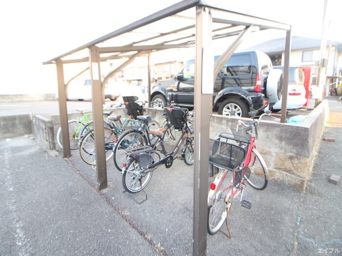 物件外観写真5　(駐輪場)