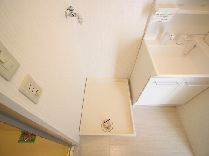 物件内観写真13　(洗濯機置場)