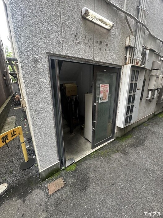 物件外観写真3　(エントランス部分)