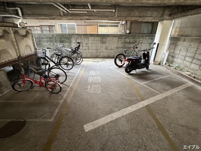 物件外観写真5　(駐輪場)